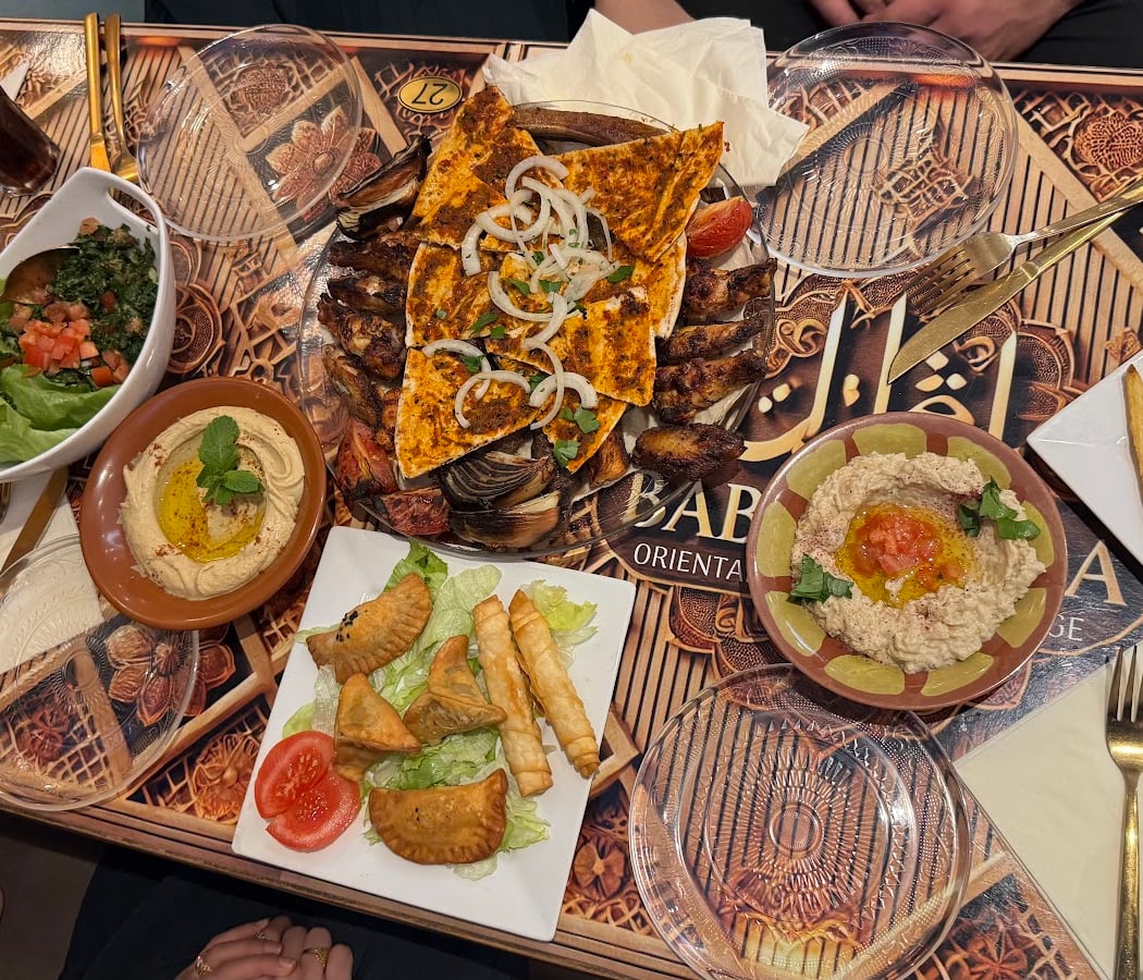 BAB ALHARA Restaurant مطعم باب الحارة 3